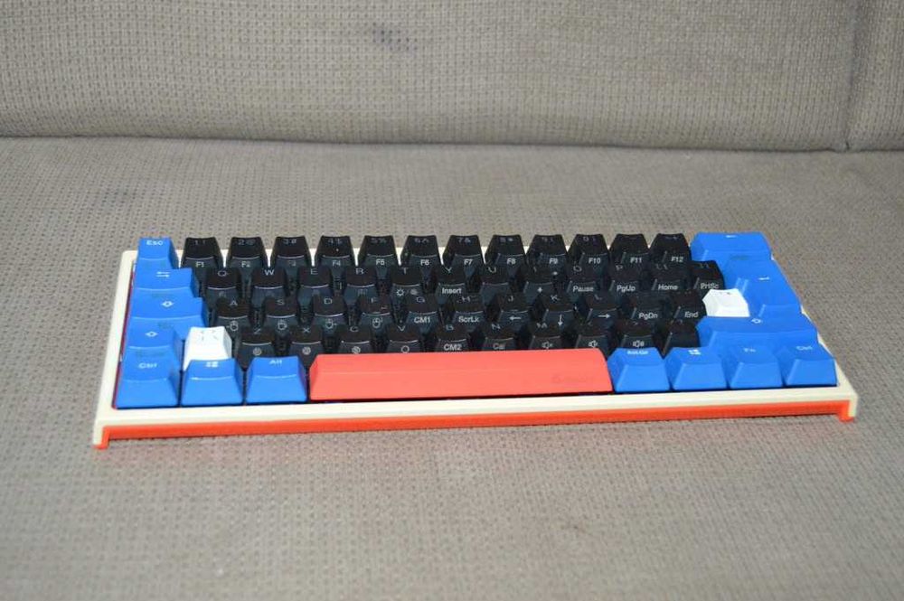 Tastatură Mecanică Gaming Ducky One 2 Mini (Format 60%, Switch-uri Cherry MX Blue, RGB, Cablu USB-C)