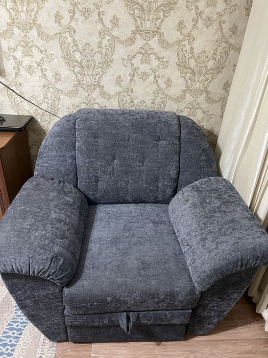 Продам диван и два кресла