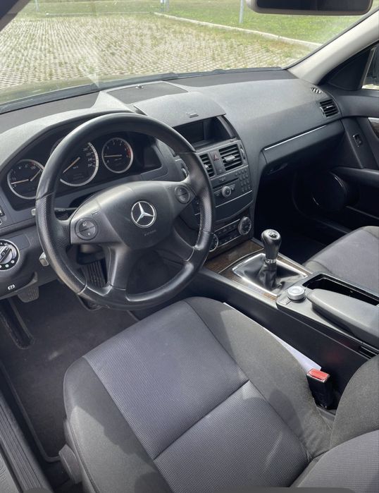 De vanzare Mercedes C200 D 136 cp 380 km Masina se prezinta într-o stare f buna Itp valabil  impozit platit