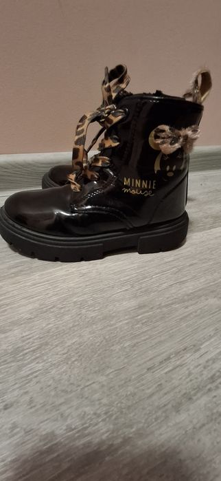 Детски лачени боти