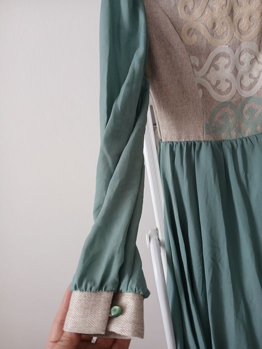 Продам платье дизайнерское