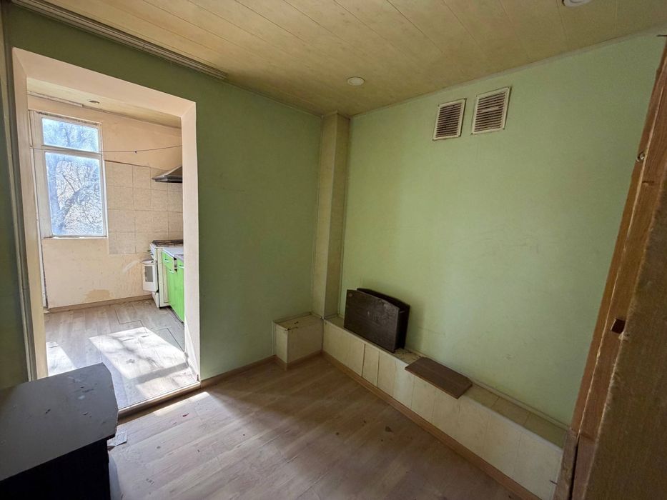 Срочно продается 2 х комнатная квартира