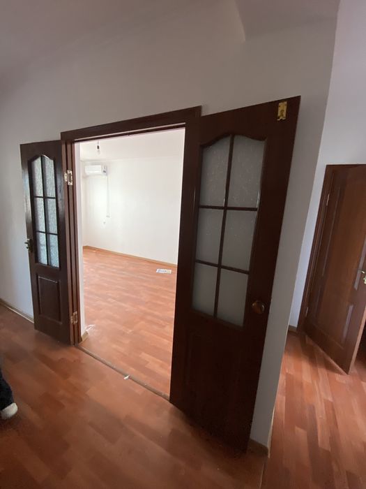 Есиктер сатылады.