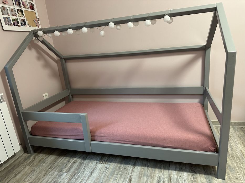 Детско дървено легло къщичка МОНТЕРОСИ