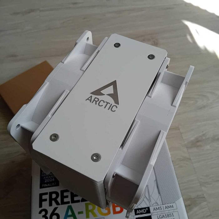 Arctic Freezer 36 A-rgb White