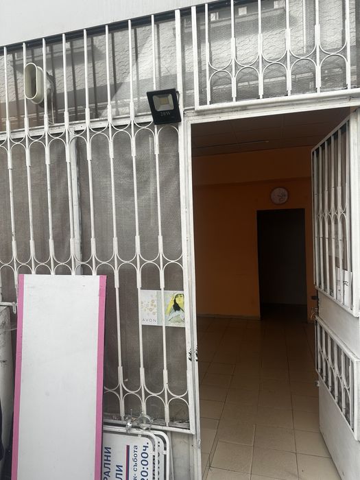 Магазин 15 кв.м под наем в София Център | Партерно ниво
