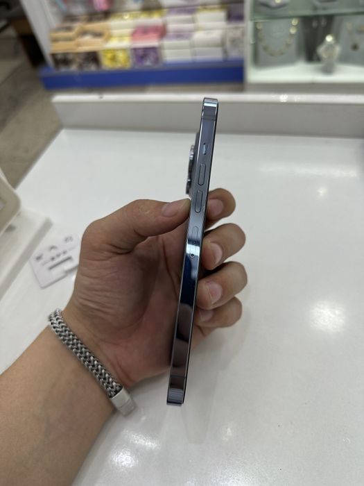 IPhone 13 pro max qiz bola ishlatgan