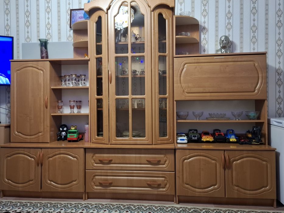 Продам стенку в гостиную