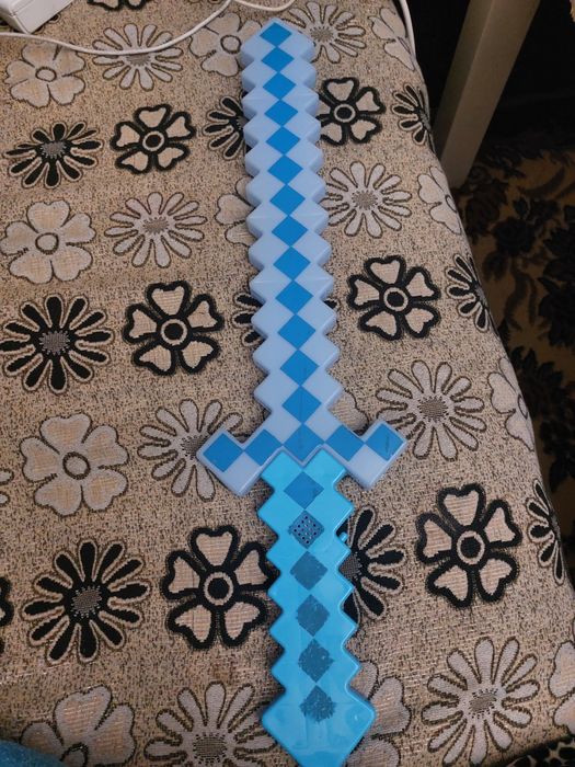 Продам меч Майнкрафт