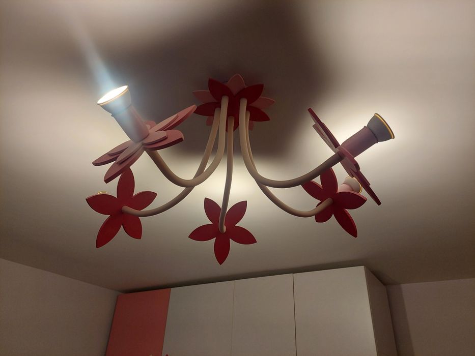 Полилей за детска стая - розови цветя