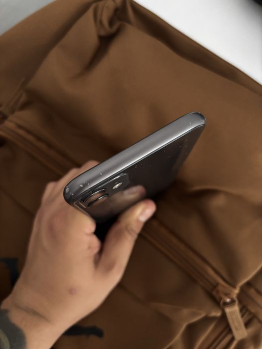Iphone 11 negru