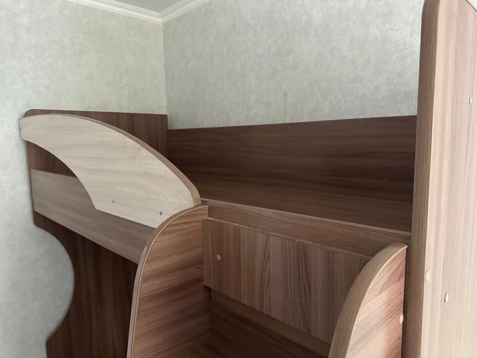 Двухярусная кровать