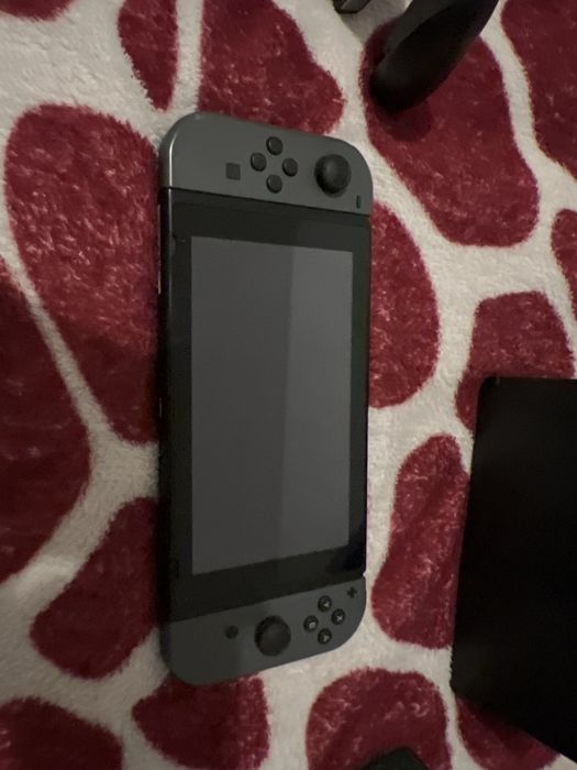 Nintendo switch cu un joc