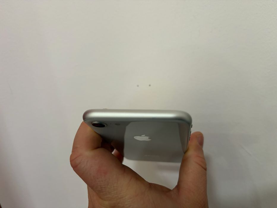 Iphone 8, White, pentru piese/recarosare