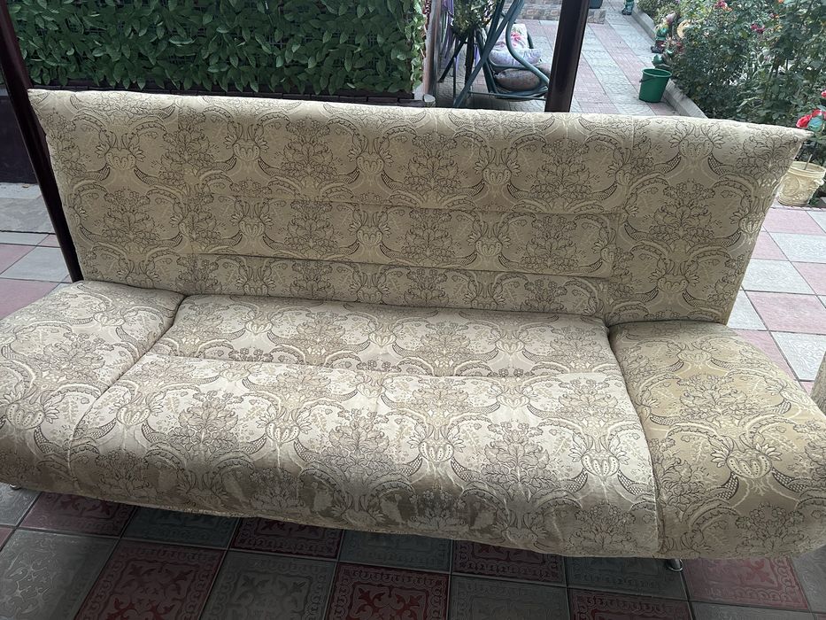 Продается диван и кресла
