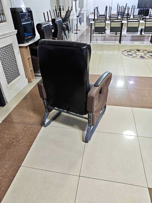 Компьютерное кресло кожзам