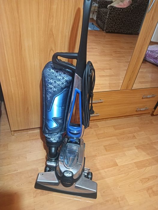 Aspirator Kirby cu fir și accesorii