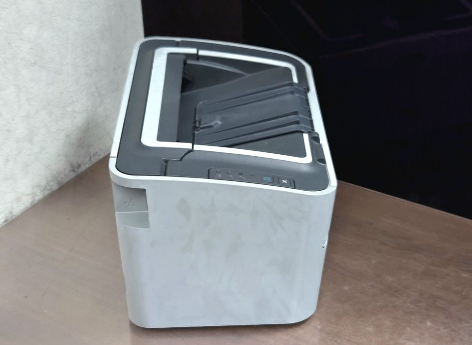 Продаю черно-белый лазерный принтер HP P1505