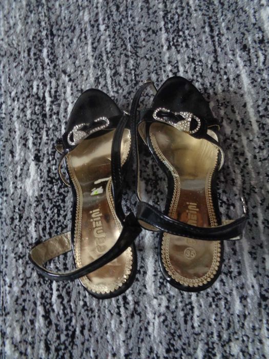 Vand sandale de dama 1.