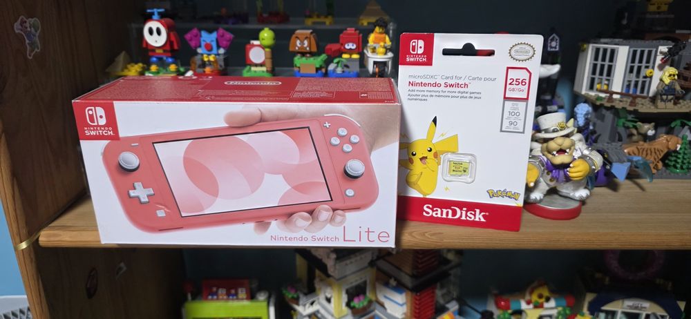 Nou Nintendo Switch Lite Modat cu Card 256GB  Sigilat!