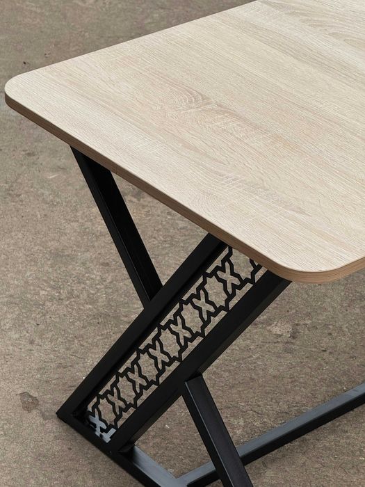 Современный журнальный столик