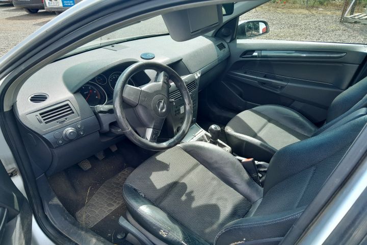 Motoras stergator luneta COMBI, 13105981 COMBI, 13105981 Opel Astra H