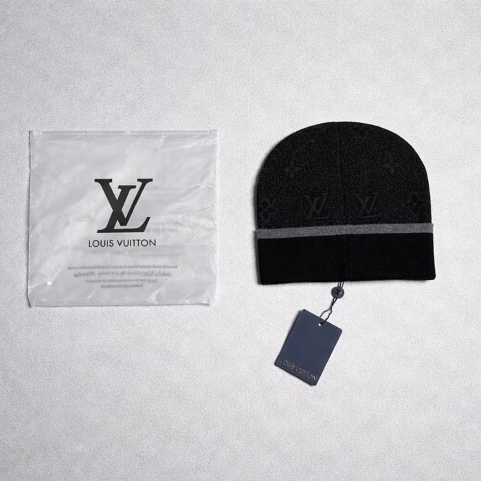 Caciula Louis Vuitton