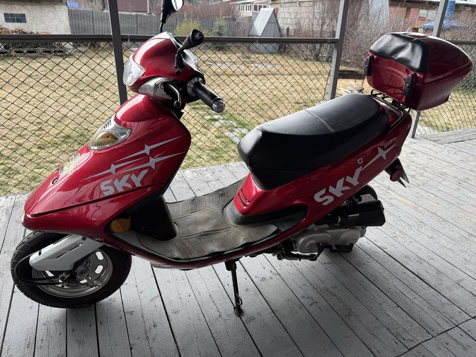 Скутер Sky мопед 50куб.