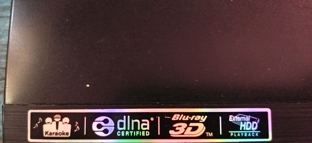 Плеер Blu-ray 3D с караоке и NetCast Premium