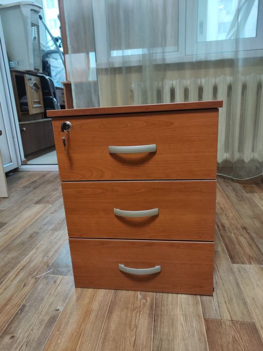 Продам офисную мебель