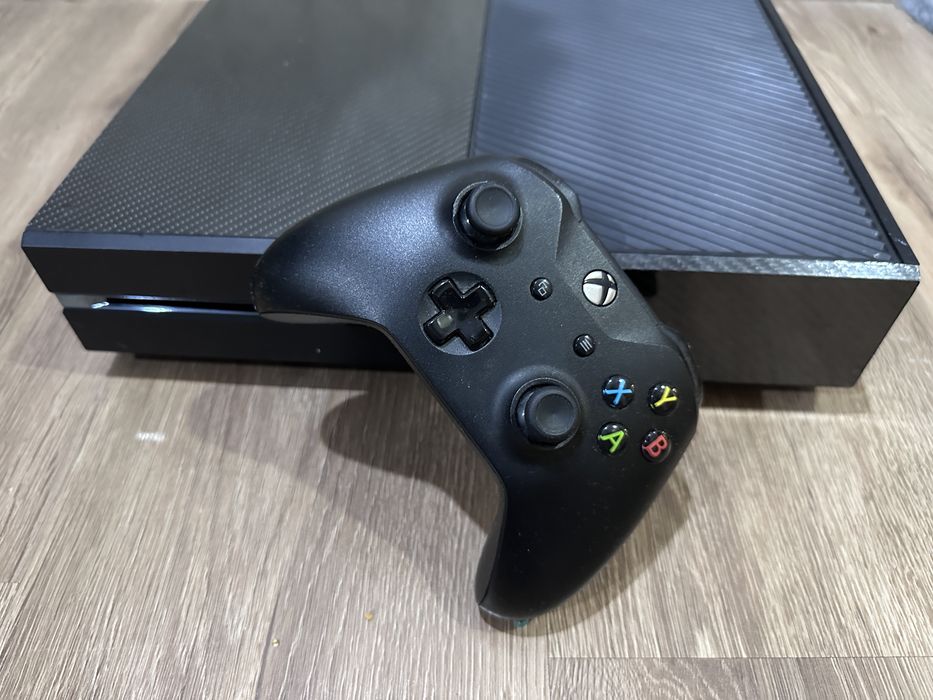 продам приставку Xbox one
