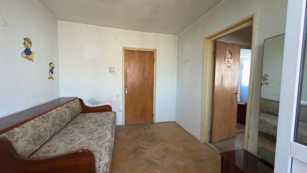 Apartament 3 camere nefinalizat ,semidecomandat zona Odobescu liceu.AG