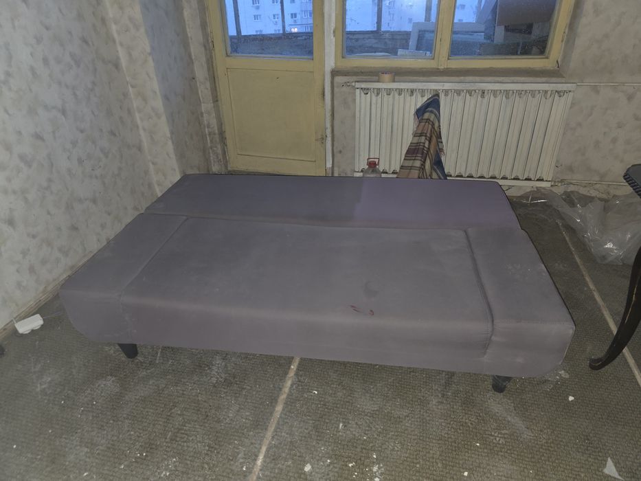 Canapea care se desface