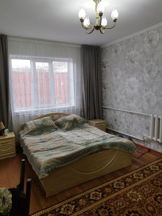 Продам дом возле центрального рынка