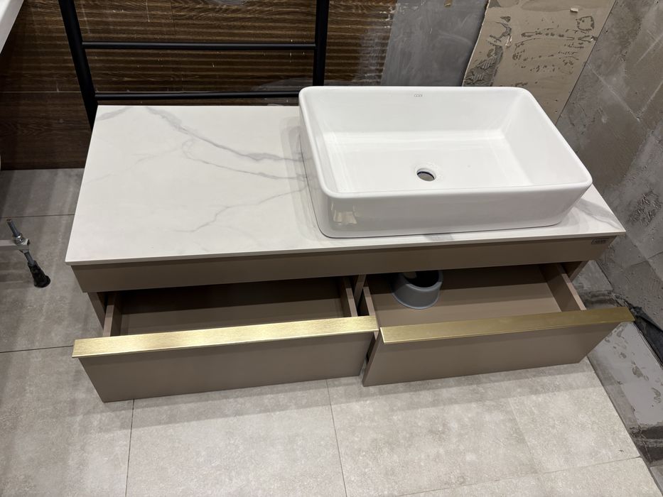 тумба для ванны.