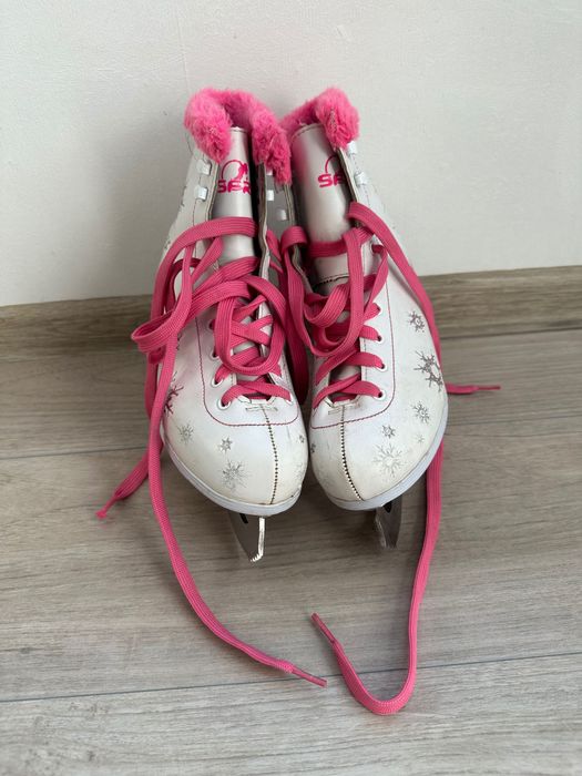 Дамски кънки за фигурно пързаляне