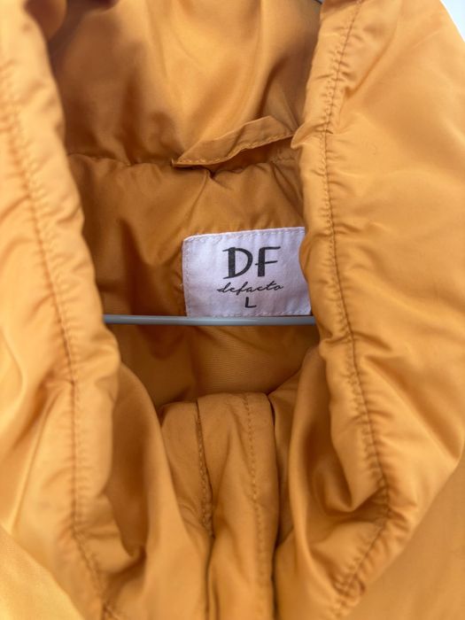 Яке в цвят горчица