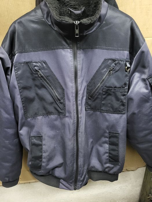 Продавам работно яке