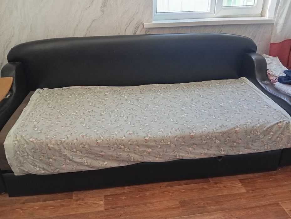 Срочно продам диван и кресло не дорого