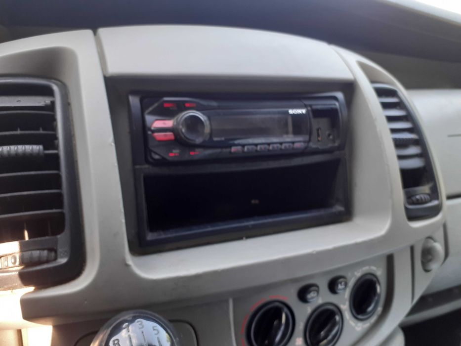 Vând Opel Vivaro 2005 preț 3000 Euro