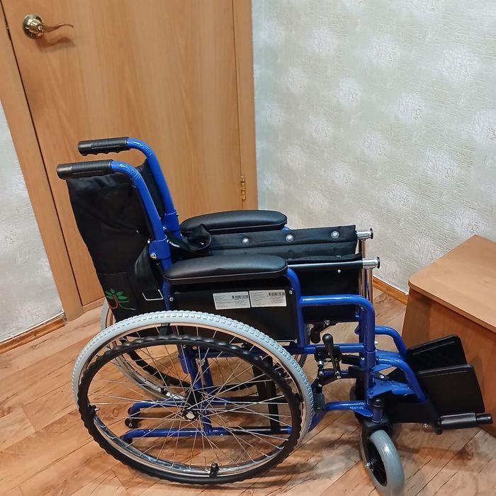 Продам инвалидную коляску