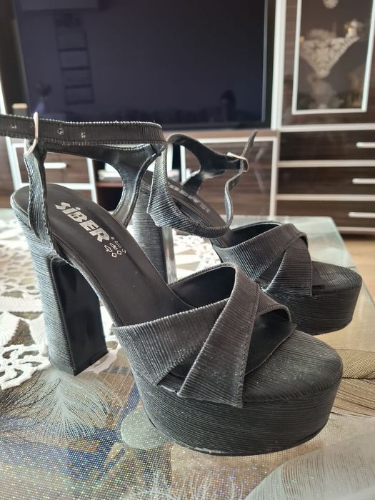 Официални токчета