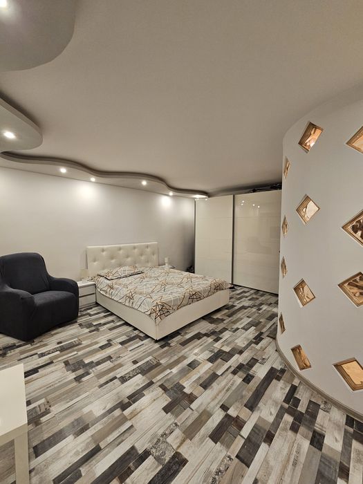 Propietar Închiriez garsoniera vitan loc parcare dristor  unirii alba