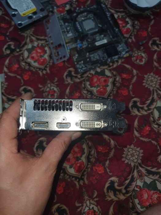 Video karta RADEON RX 390 2Gb 256bit