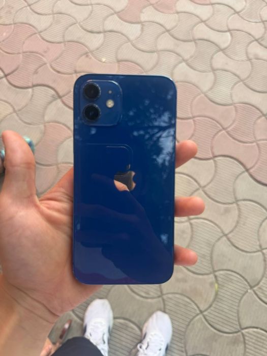 Продам iPhone 12