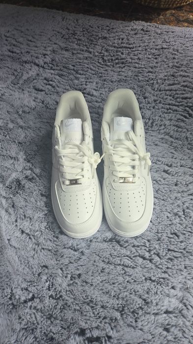 Nike Air Force 1 Triple White