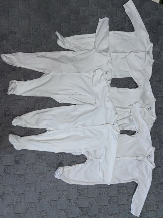 Pijamale tip salopetă