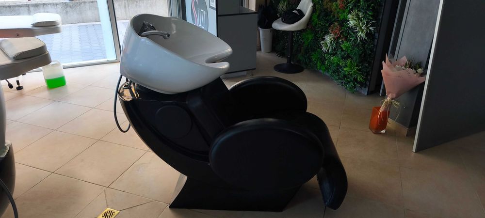 Продавам 2 броя измивни колони за фризьорски салон