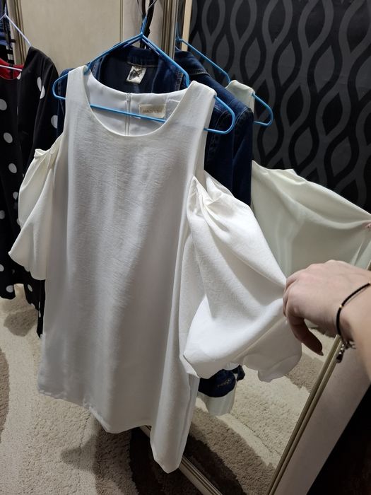 Продам платья 42-44 размер