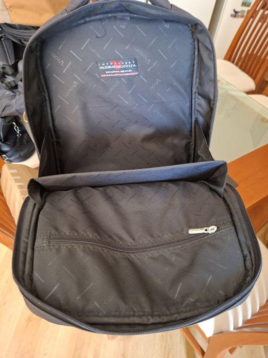 Раница за лаптоп .